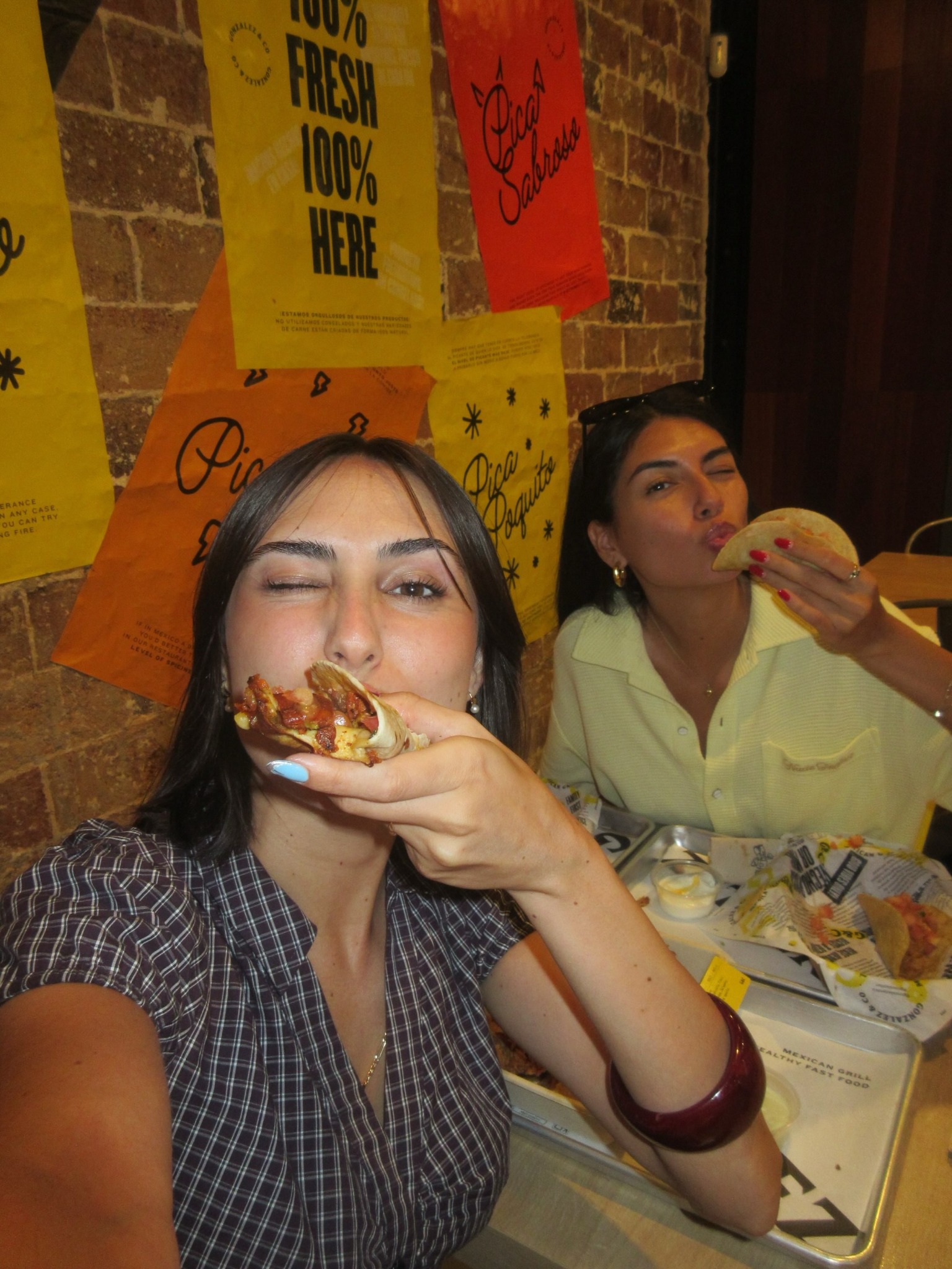 Friends enjoying Gonzalez&Co in the restaurant