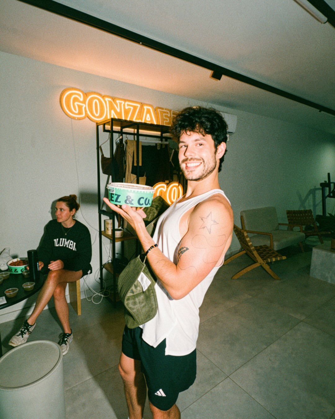 A customer with his Gonzalez&Co bowl